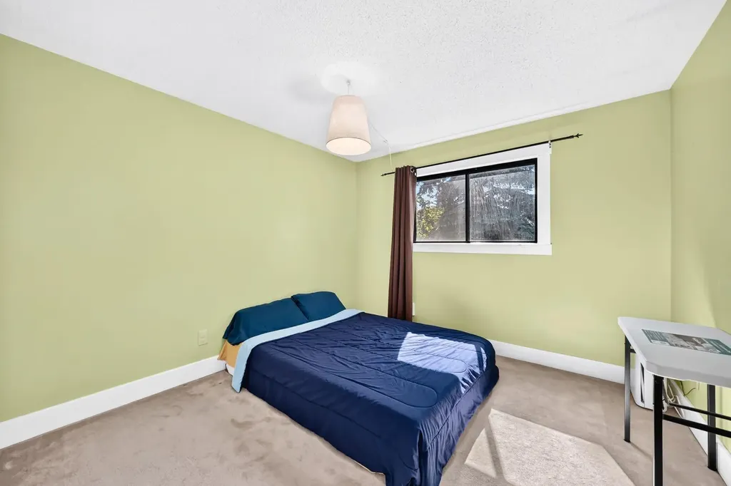 55 Doverglen Crescent SE Calgary AB T2B 2S2
