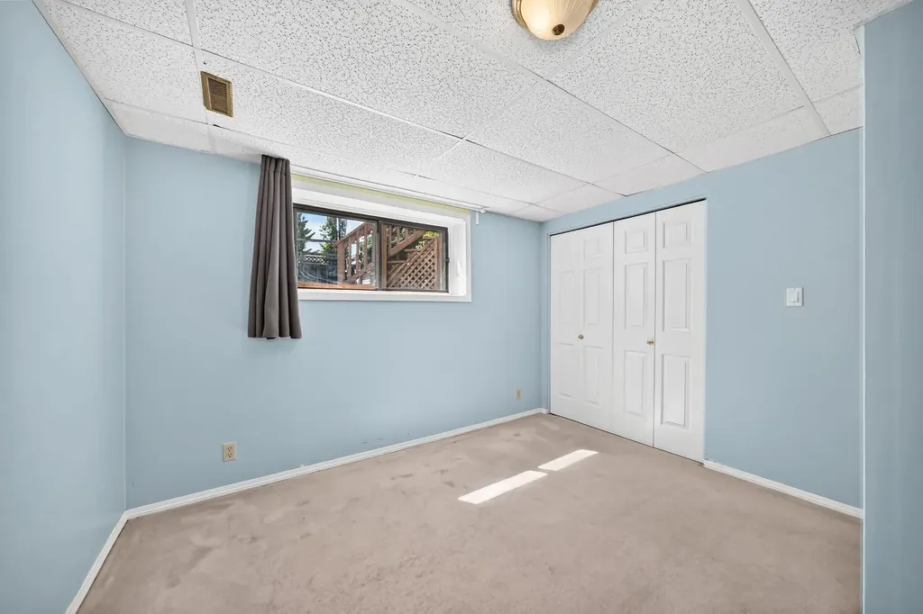 55 Doverglen Crescent SE Calgary AB T2B 2S2