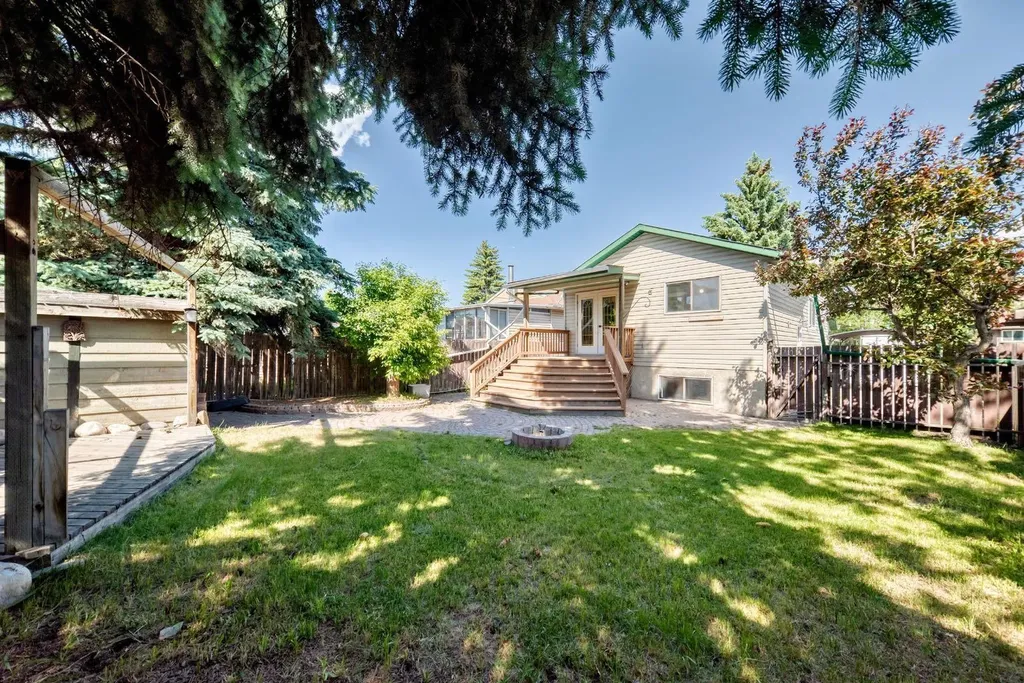 55 Doverglen Crescent SE Calgary AB T2B 2S2