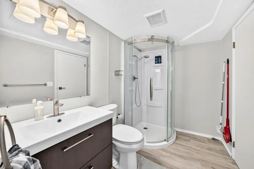55 Doverglen Crescent SE Calgary AB T2B 2S2