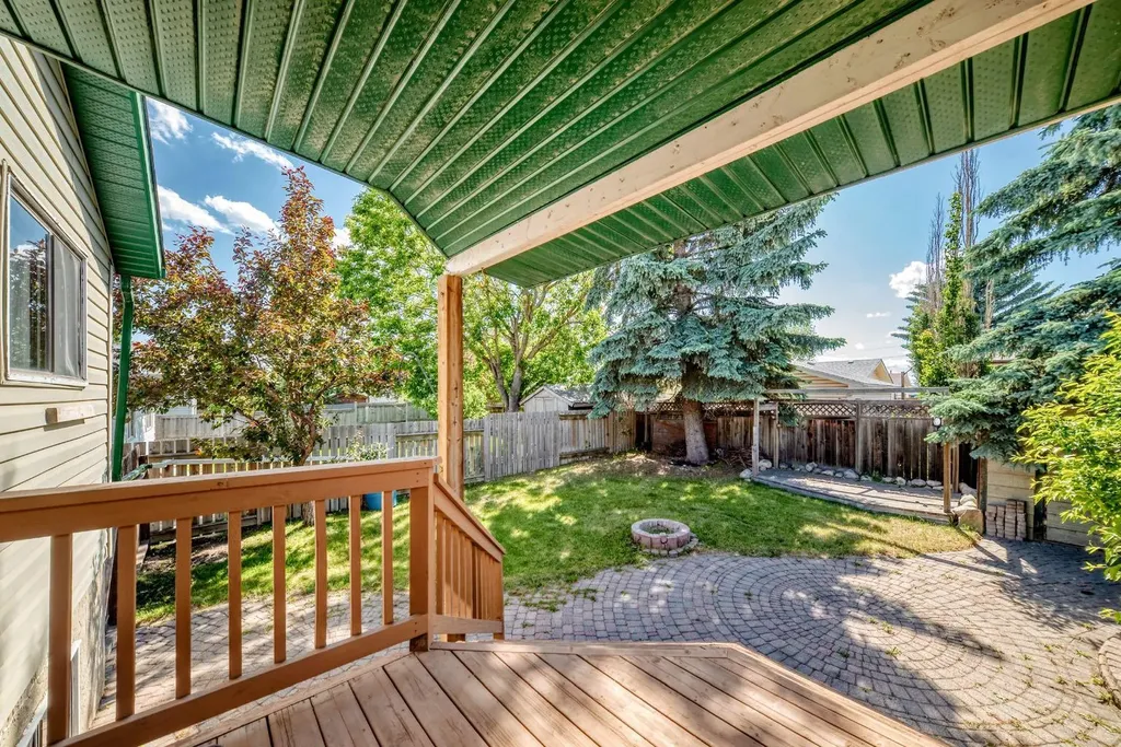 55 Doverglen Crescent SE Calgary AB T2B 2S2