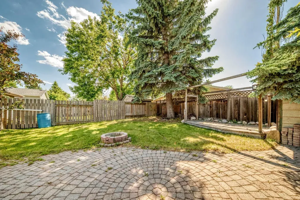 55 Doverglen Crescent SE Calgary AB T2B 2S2