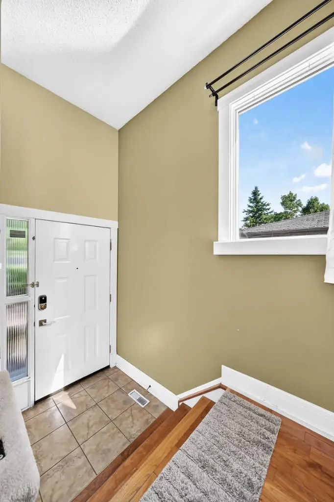 55 Doverglen Crescent SE Calgary AB T2B 2S2
