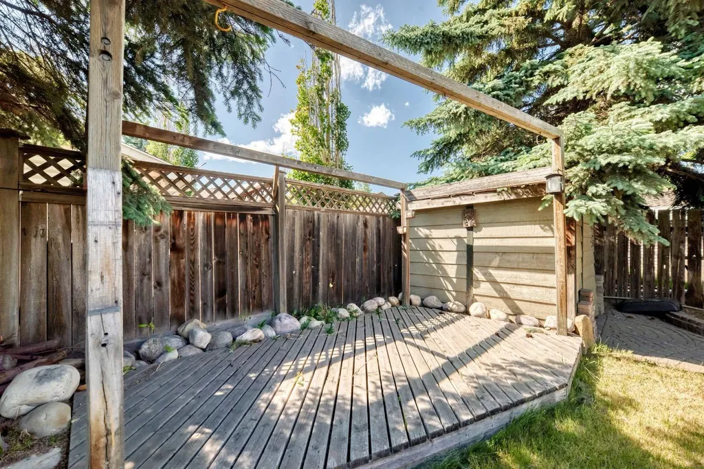 55 Doverglen Crescent SE Calgary AB T2B 2S2