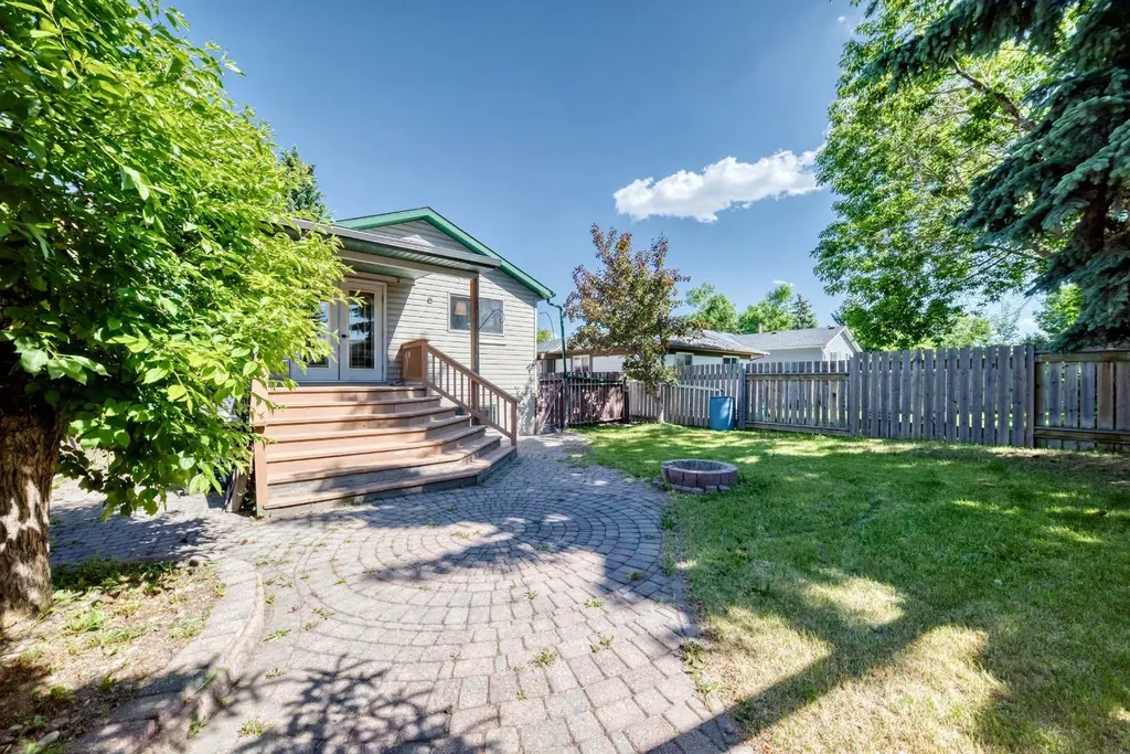 55 Doverglen Crescent SE Calgary AB T2B 2S2