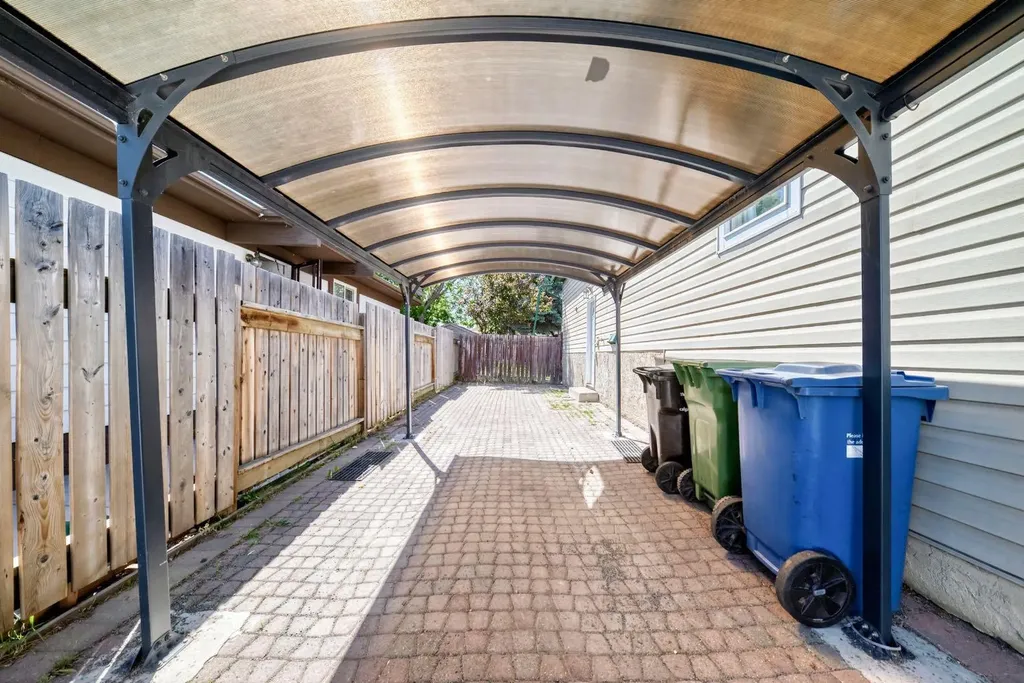 55 Doverglen Crescent SE Calgary AB T2B 2S2