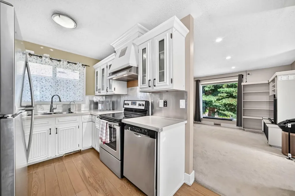 55 Doverglen Crescent SE Calgary AB T2B 2S2