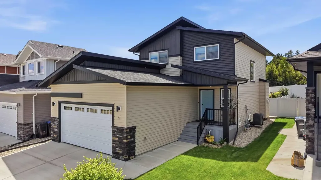 44 Cole Way Sylvan Lake AB T4S 0L5