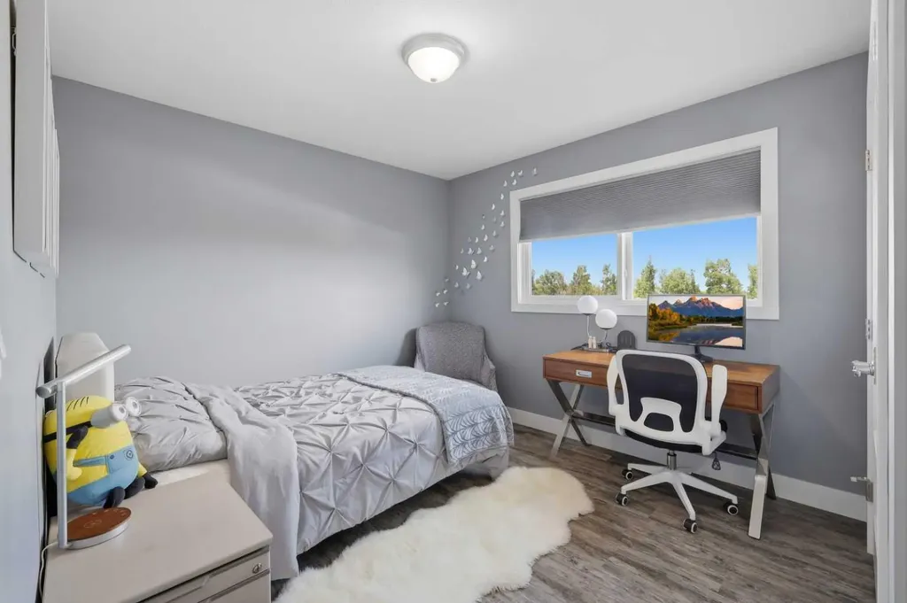 44 Cole Way Sylvan Lake AB T4S 0L5