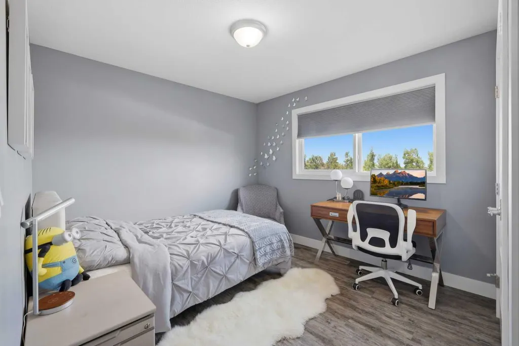 44 Cole Way Sylvan Lake AB T4S 0L5