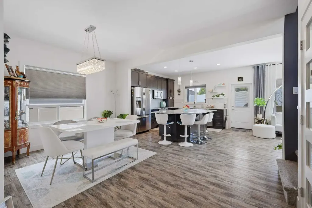 44 Cole Way Sylvan Lake AB T4S 0L5