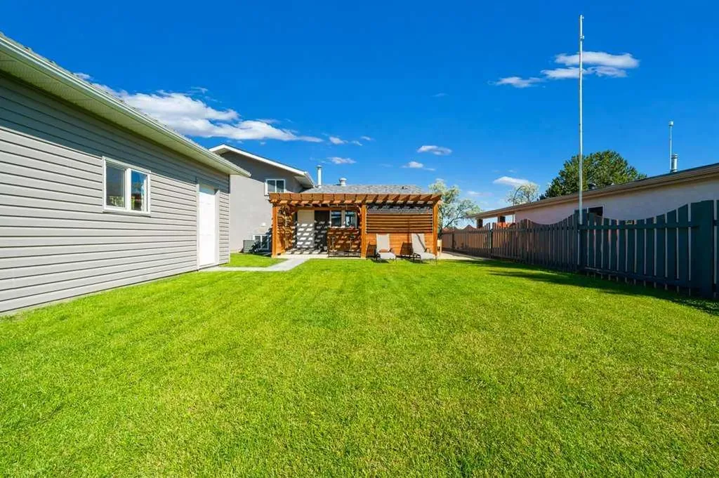 91 Markwick Drive SE Medicine Hat AB T1A 7N9