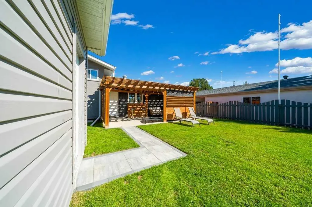 91 Markwick Drive SE Medicine Hat AB T1A 7N9