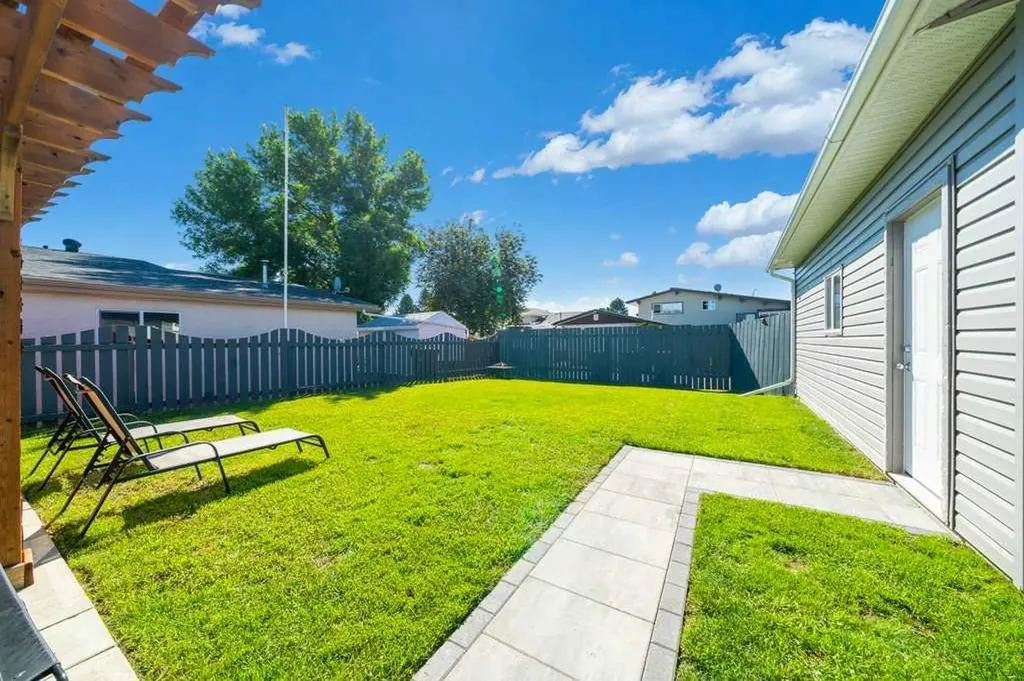 91 Markwick Drive SE Medicine Hat AB T1A 7N9