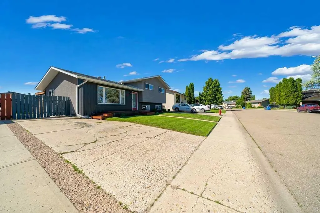 91 Markwick Drive SE Medicine Hat AB T1A 7N9