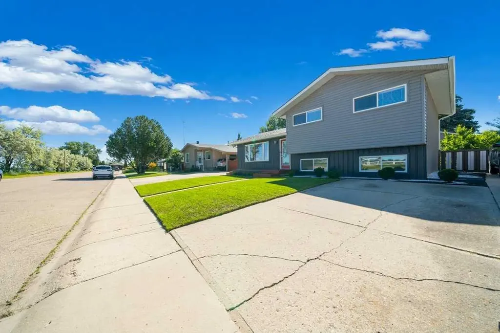 91 Markwick Drive SE Medicine Hat AB T1A 7N9