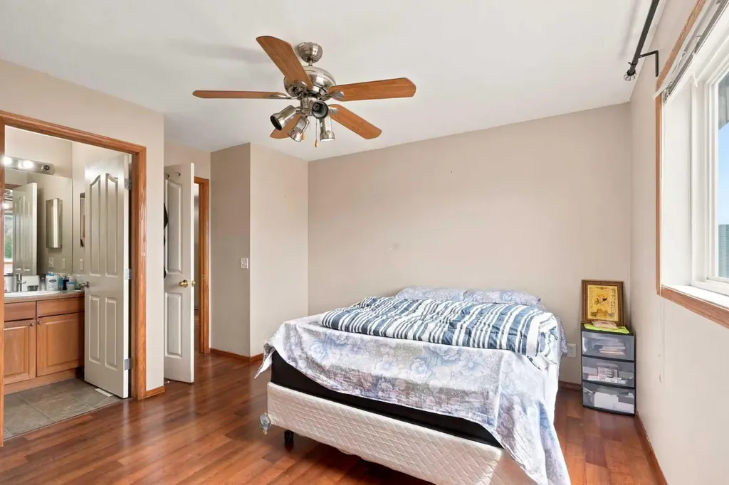 20 Saddlefield Road NE Calgary AB T3J4Z8