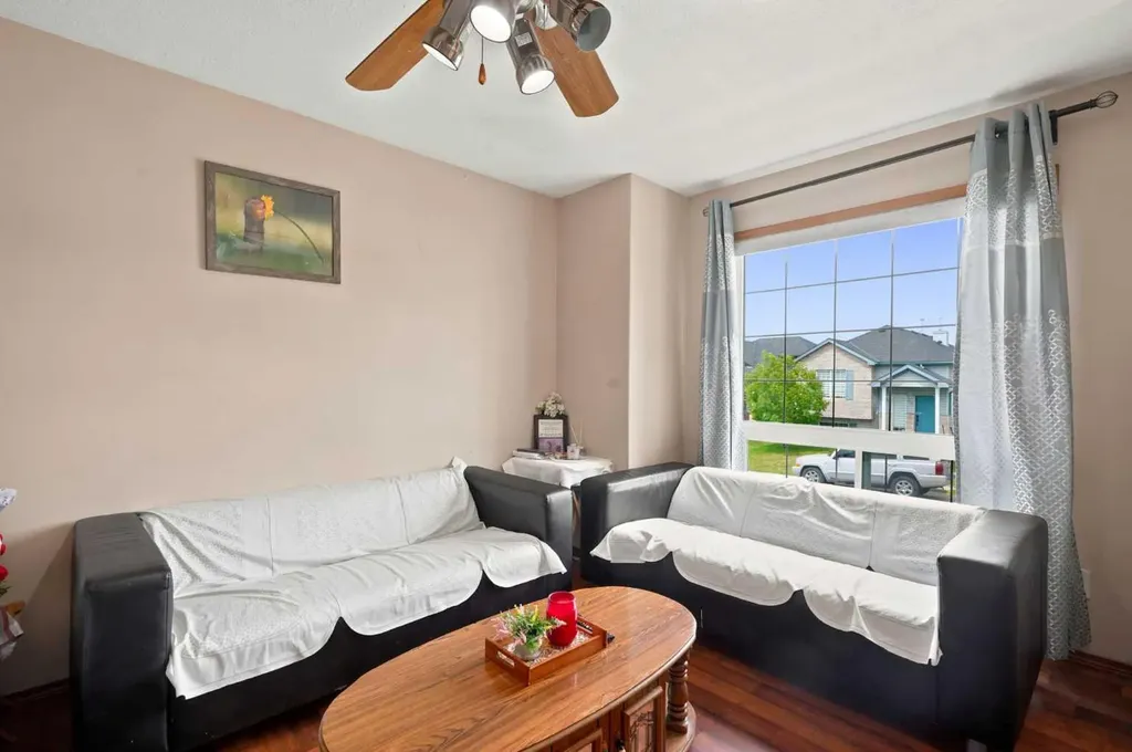 20 Saddlefield Road NE Calgary AB T3J4Z8