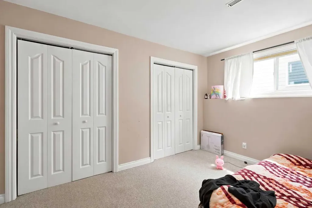 20 Saddlefield Road NE Calgary AB T3J4Z8