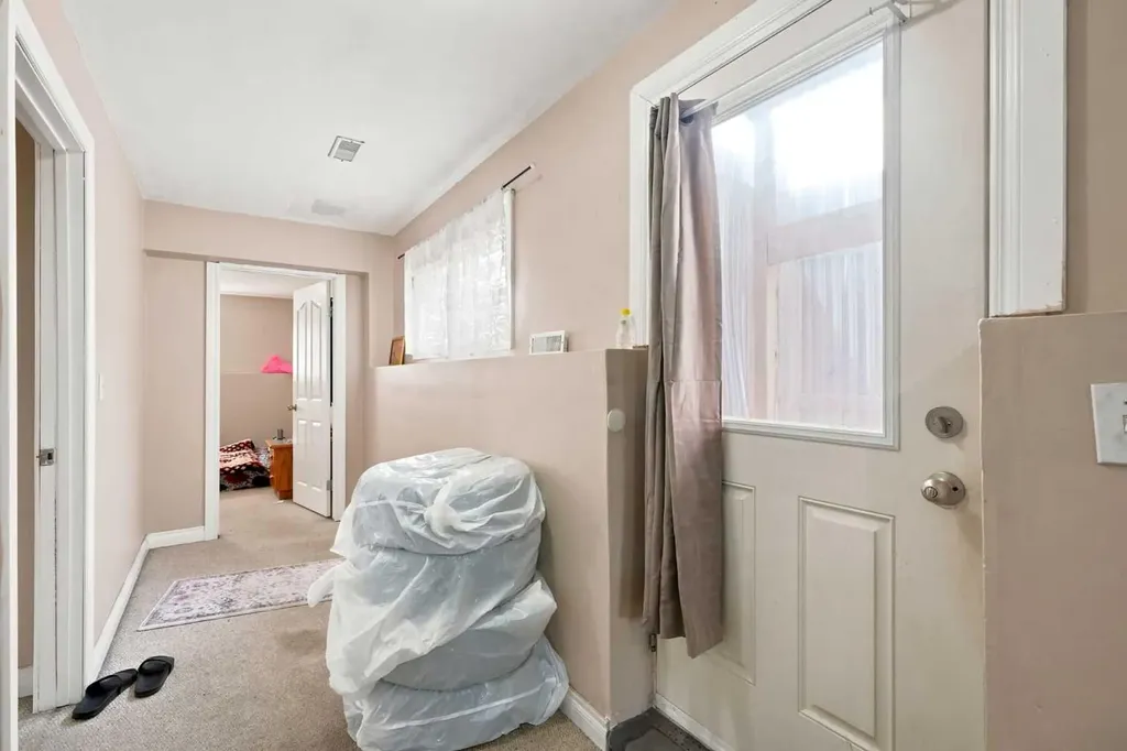 20 Saddlefield Road NE Calgary AB T3J4Z8