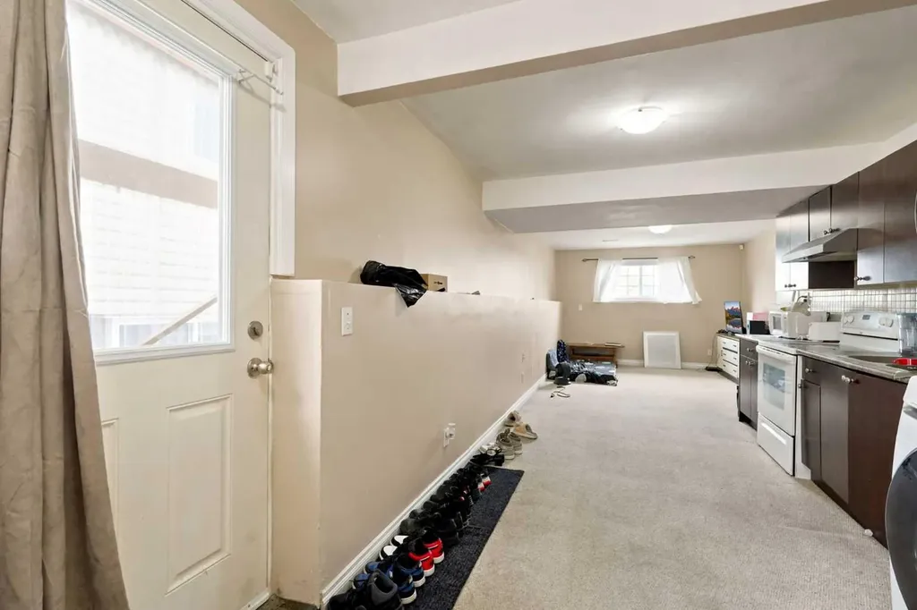 20 Saddlefield Road NE Calgary AB T3J4Z8