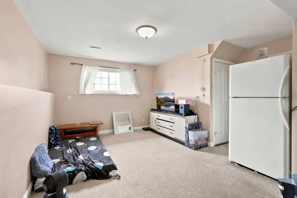 20 Saddlefield Road NE Calgary AB T3J4Z8