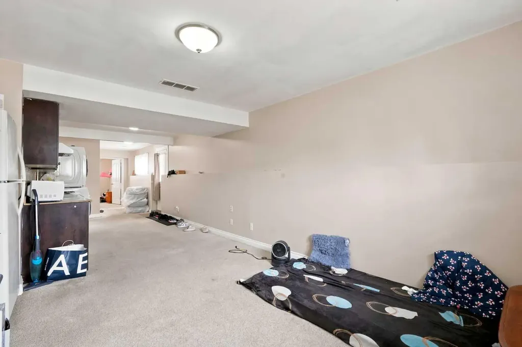 20 Saddlefield Road NE Calgary AB T3J4Z8