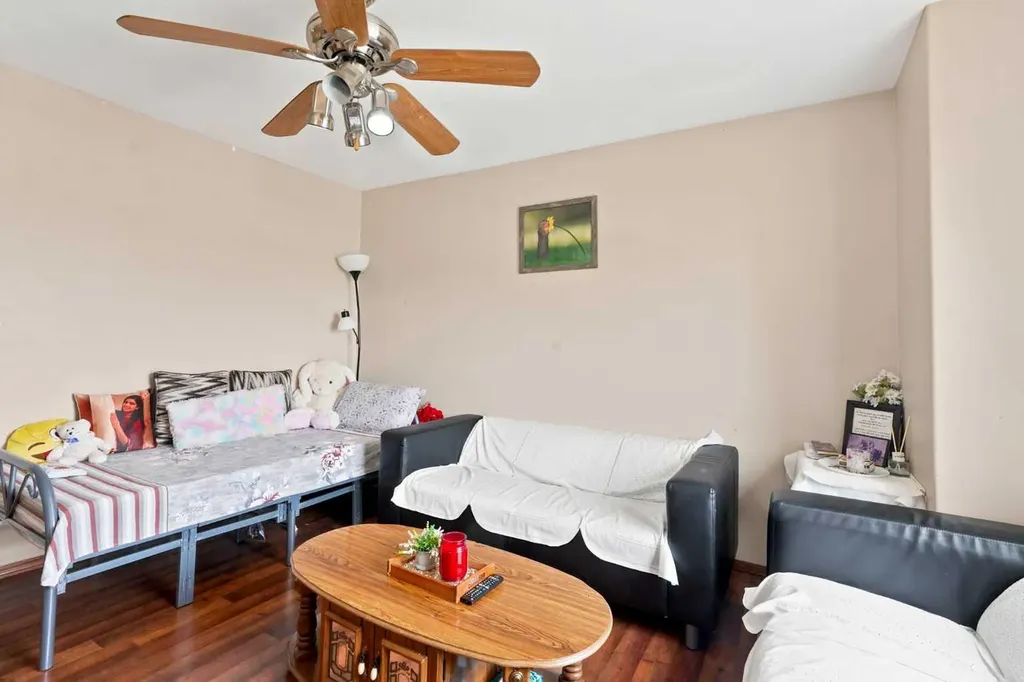 20 Saddlefield Road NE Calgary AB T3J4Z8