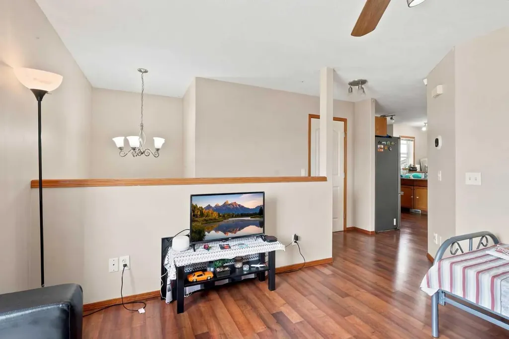20 Saddlefield Road NE Calgary AB T3J4Z8