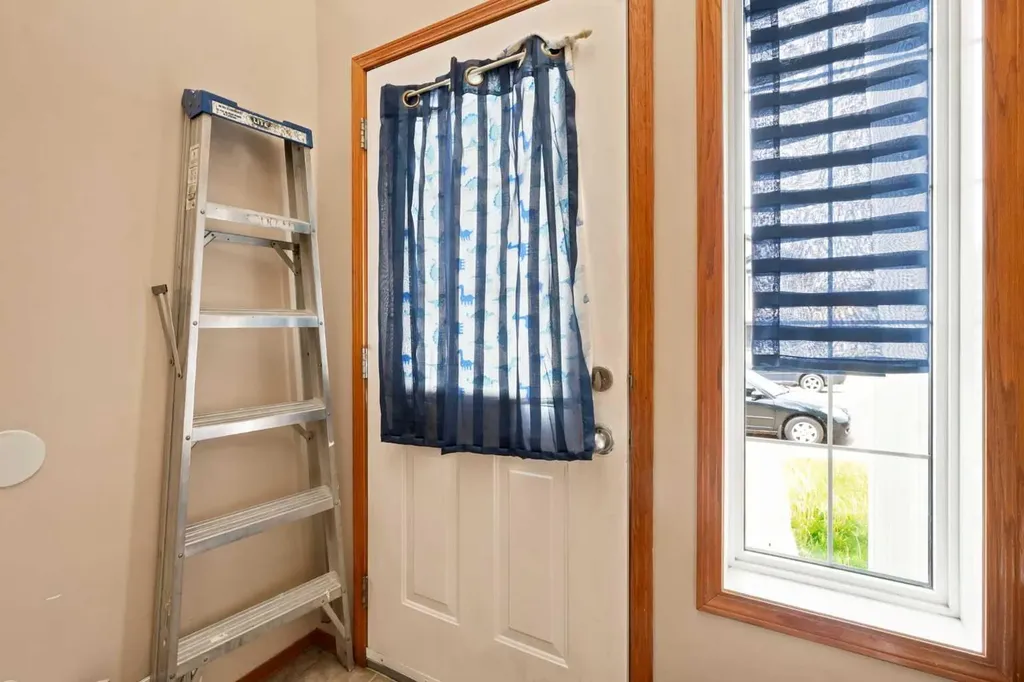 20 Saddlefield Road NE Calgary AB T3J4Z8