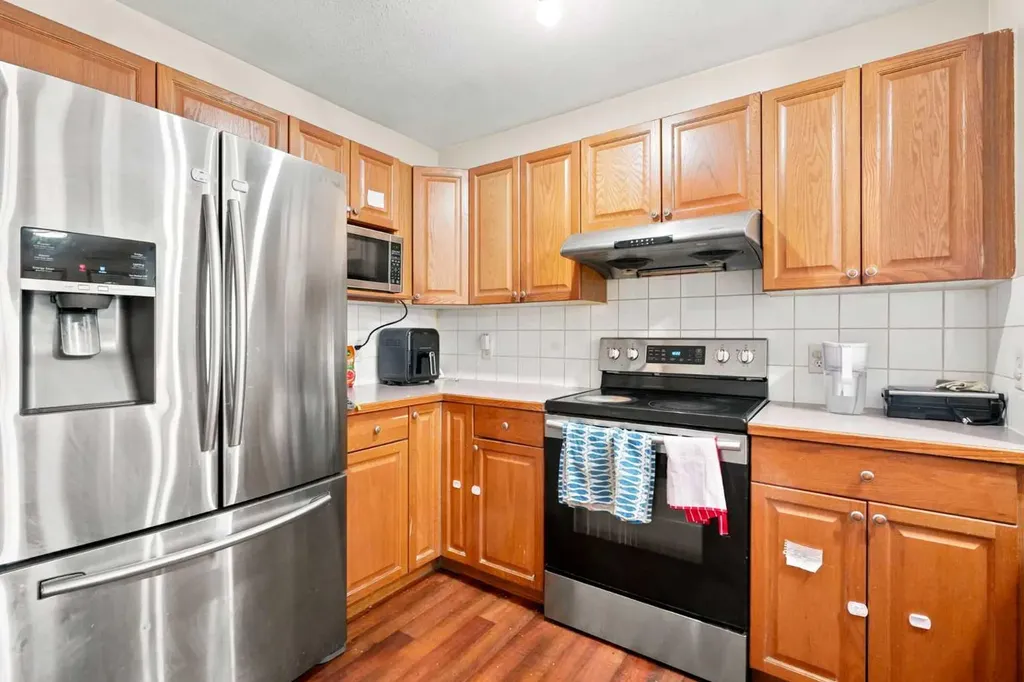 20 Saddlefield Road NE Calgary AB T3J4Z8