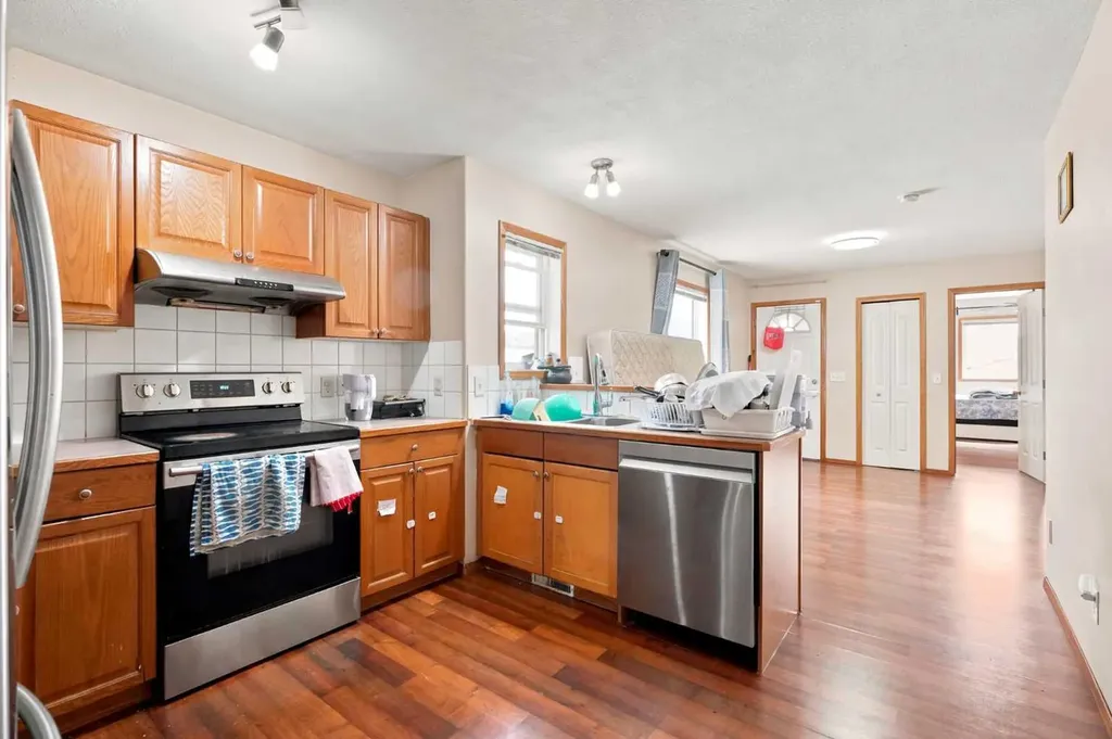 20 Saddlefield Road NE Calgary AB T3J4Z8