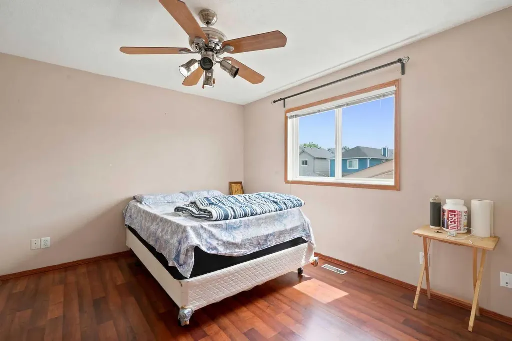 20 Saddlefield Road NE Calgary AB T3J4Z8