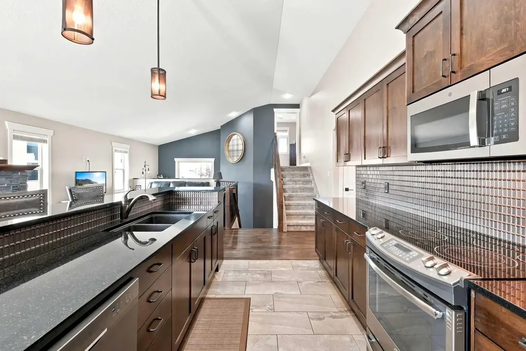 73 Maclean Close Blackfalds AB T4M 0H4
