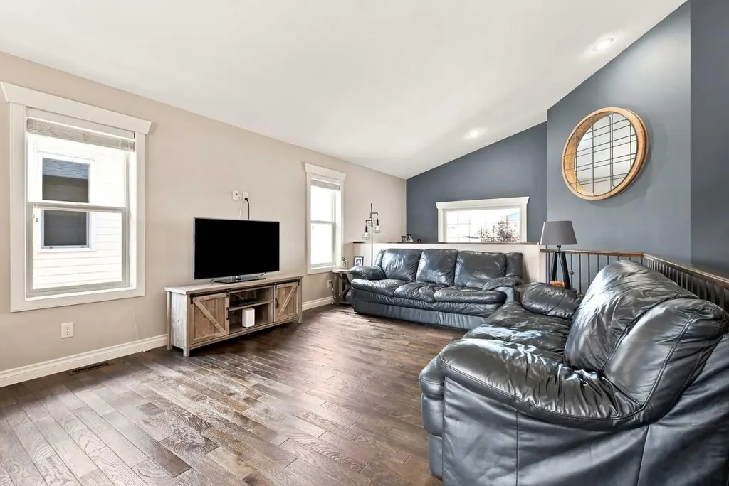 73 Maclean Close Blackfalds AB T4M 0H4