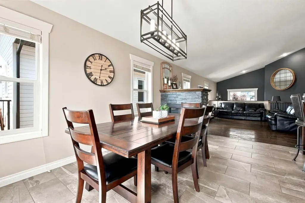 73 Maclean Close Blackfalds AB T4M 0H4