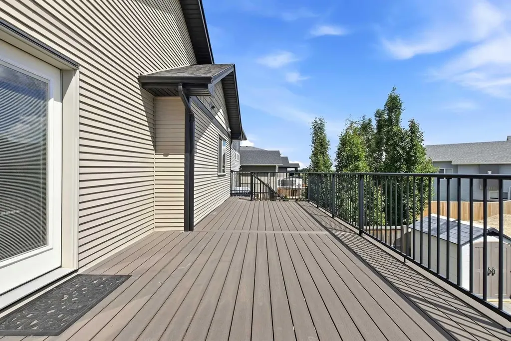 73 Maclean Close Blackfalds AB T4M 0H4