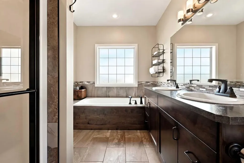 73 Maclean Close Blackfalds AB T4M 0H4