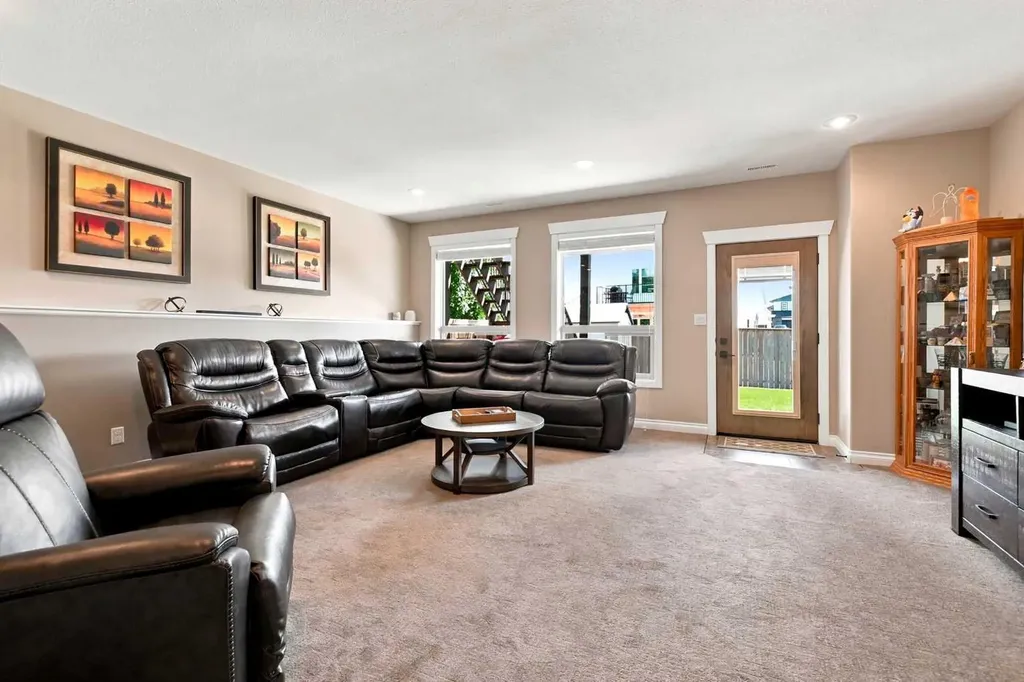 73 Maclean Close Blackfalds AB T4M 0H4