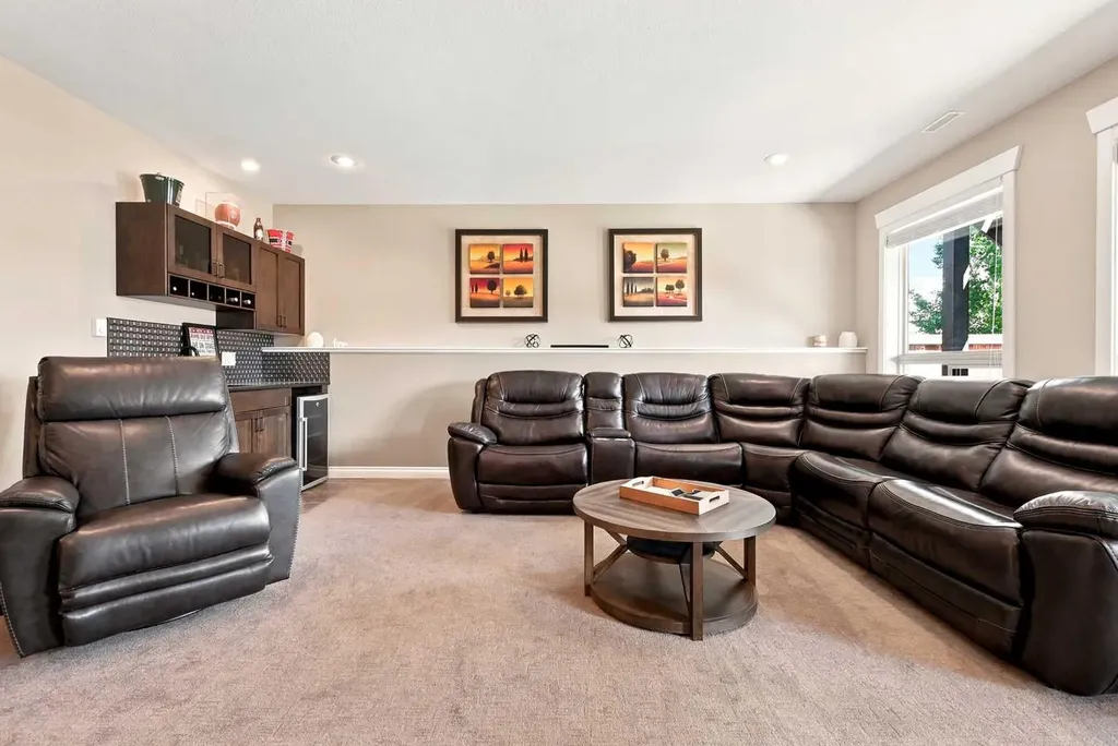 73 Maclean Close Blackfalds AB T4M 0H4