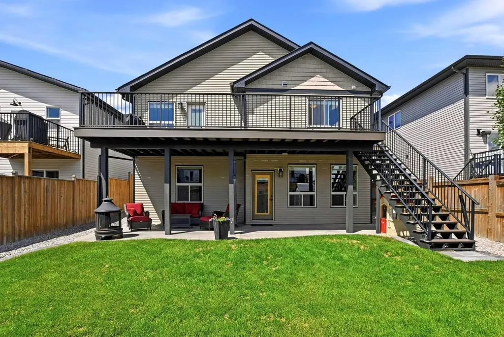 73 Maclean Close Blackfalds AB T4M 0H4