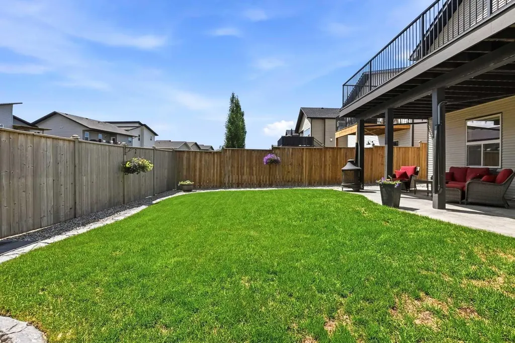 73 Maclean Close Blackfalds AB T4M 0H4