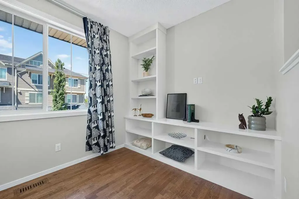 48 Kinlea Common NW Calgary AB T3R 0S2
