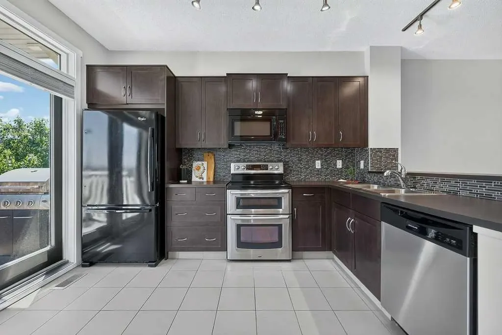 48 Kinlea Common NW Calgary AB T3R 0S2