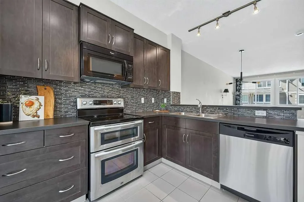 48 Kinlea Common NW Calgary AB T3R 0S2