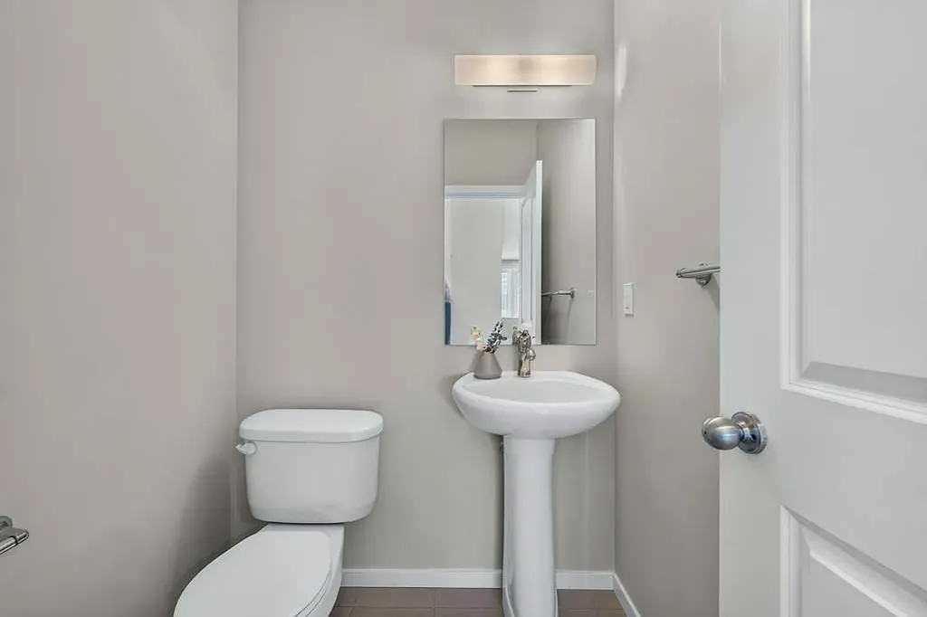 48 Kinlea Common NW Calgary AB T3R 0S2
