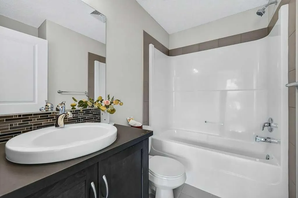 48 Kinlea Common NW Calgary AB T3R 0S2