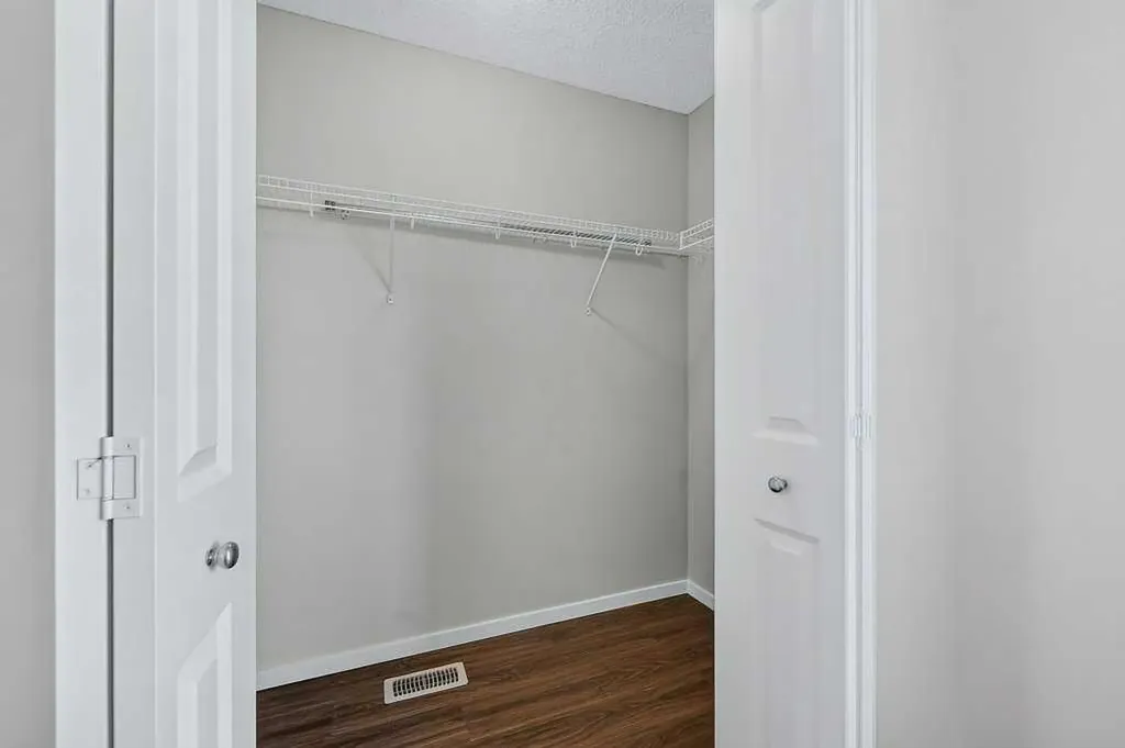 48 Kinlea Common NW Calgary AB T3R 0S2