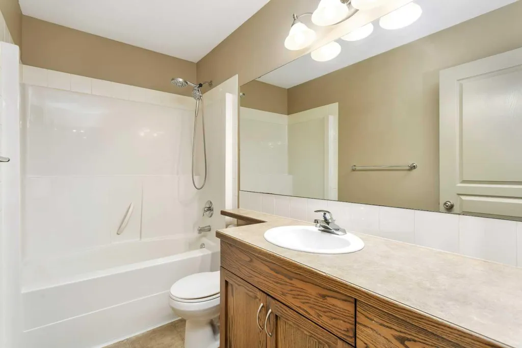 80 Hinshaw Drive Sylvan Lake AB T4S 2P1