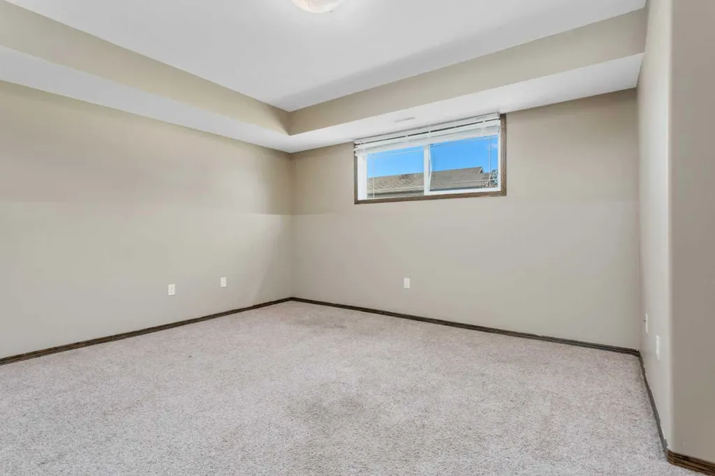 80 Hinshaw Drive Sylvan Lake AB T4S 2P1